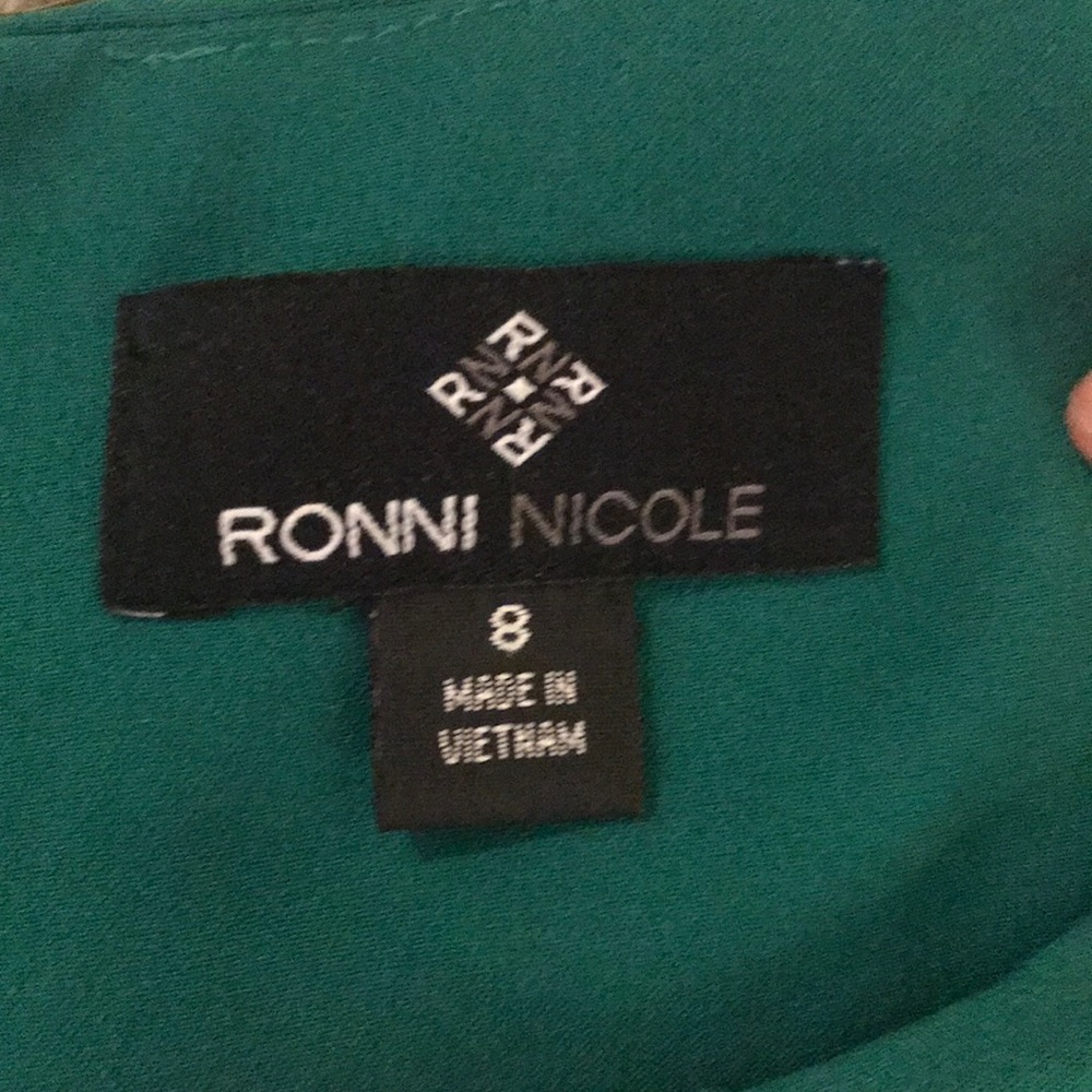RONNI NICOLE DRESS✨ - Picture 3 of 4